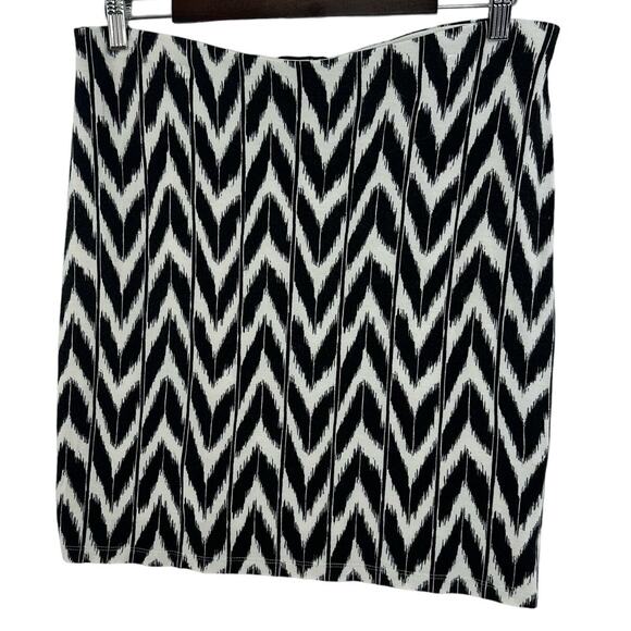 Apt. 9 Chevron Print Knit Mini Skirt Black/White Size Large Mid-2000s Retro Vibe - Picture 1 of 3